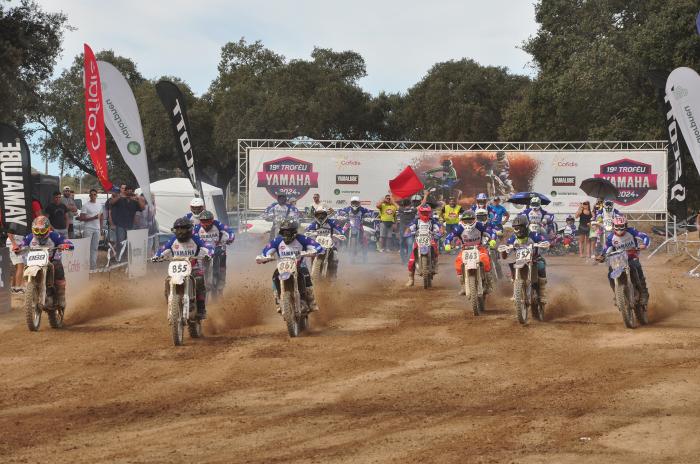 Troféu mais antigo de TT em Portugal Troféu Yamaha Troféu mais antigo de TT em Portugal Troféu Yamaha